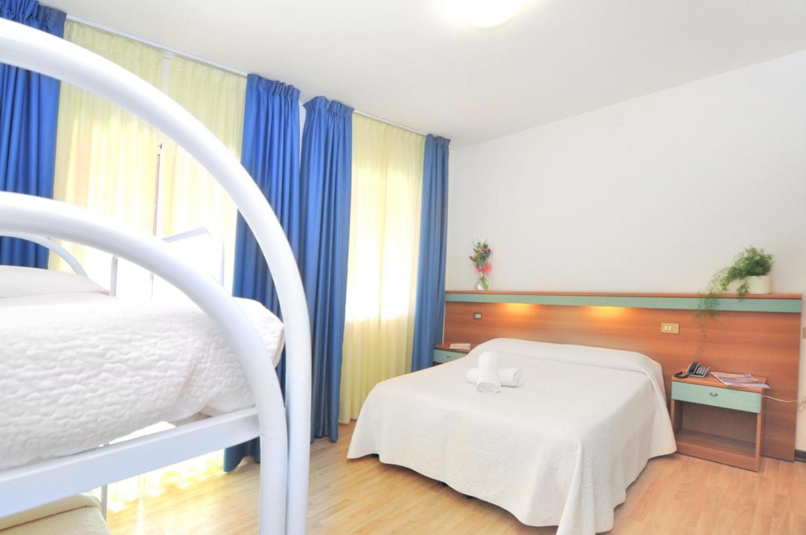 Hotel Rex Caorle Bagian luar foto