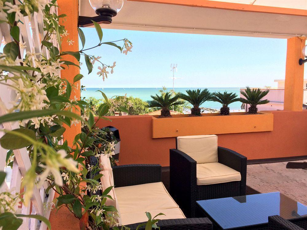 Hotel Rex Caorle Bagian luar foto