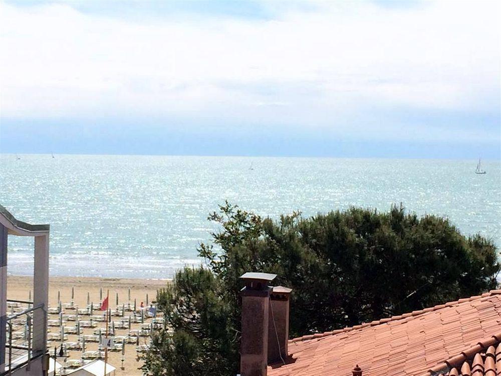 Hotel Rex Caorle Bagian luar foto