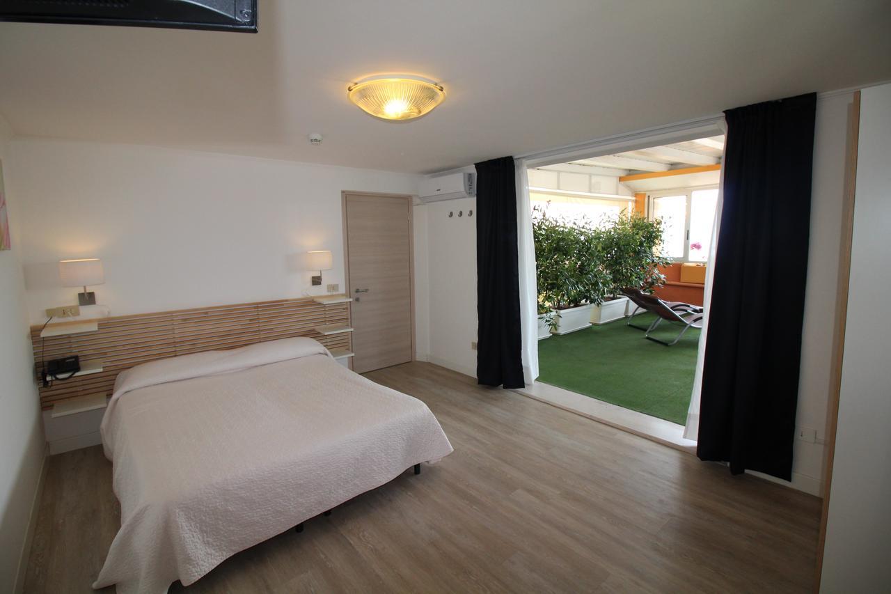Hotel Rex Caorle Bagian luar foto